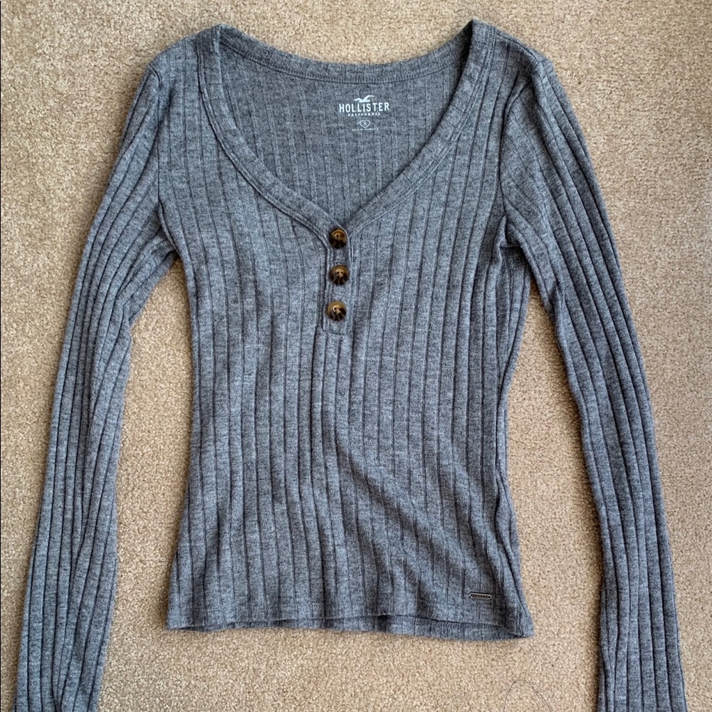 Long sleeve Hollister top